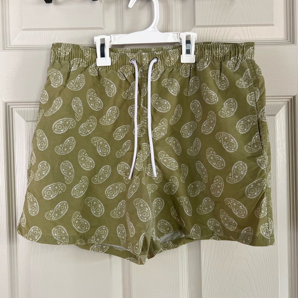 💰⬇️ CLOSET CLEAROUT Zara Men’s Swim Shorts – Green Paisley Print, Size L